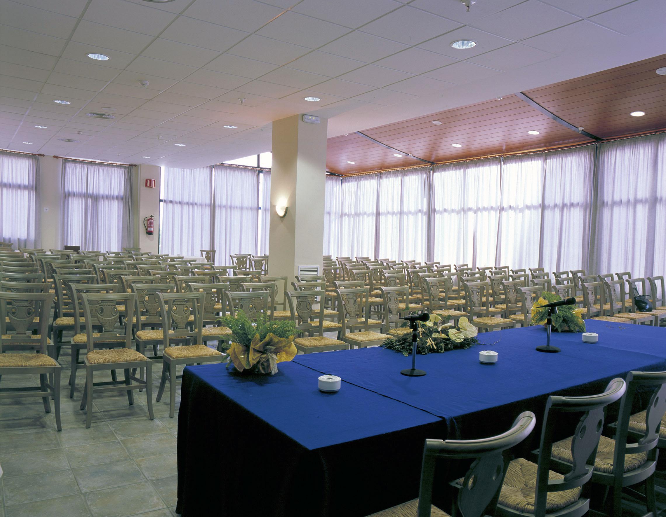 Hotel Rh Arena กันดิอา ภายนอก รูปภาพ