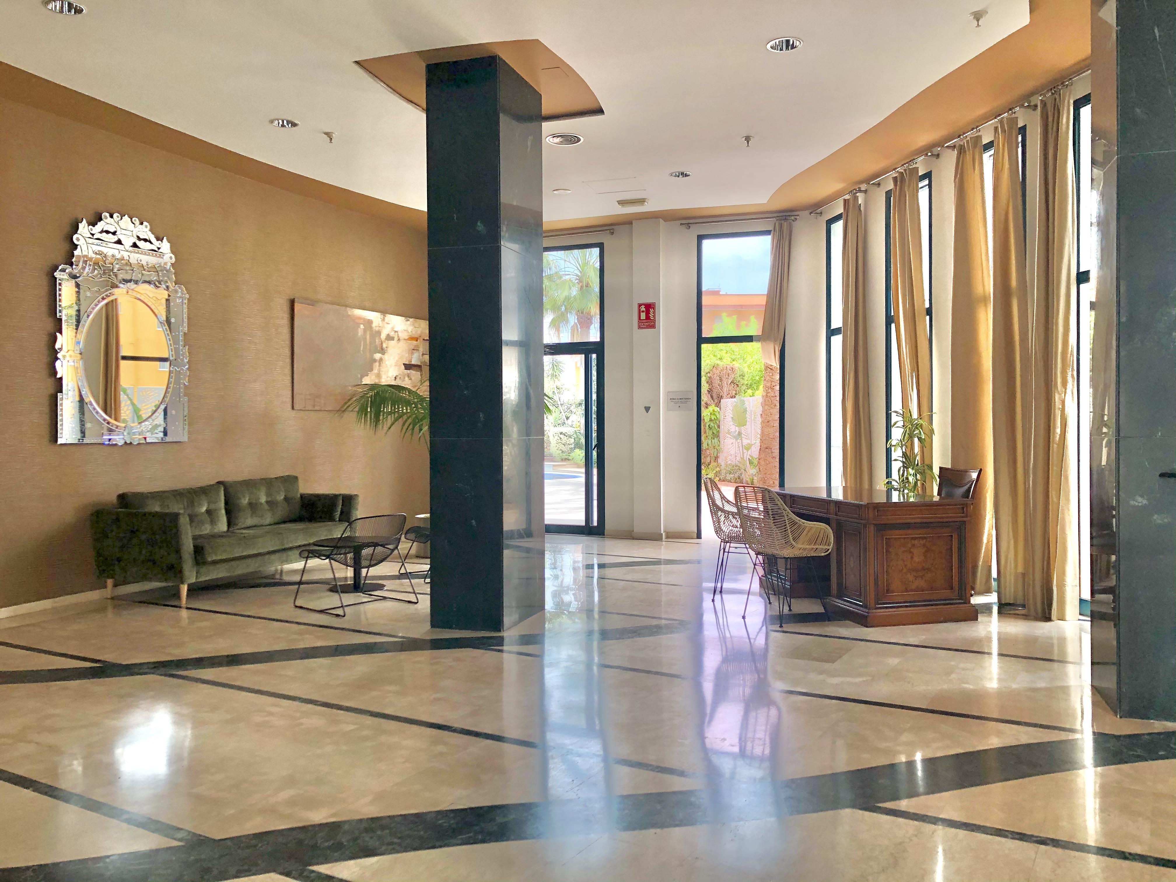 Hotel Rh Arena กันดิอา ภายนอก รูปภาพ
