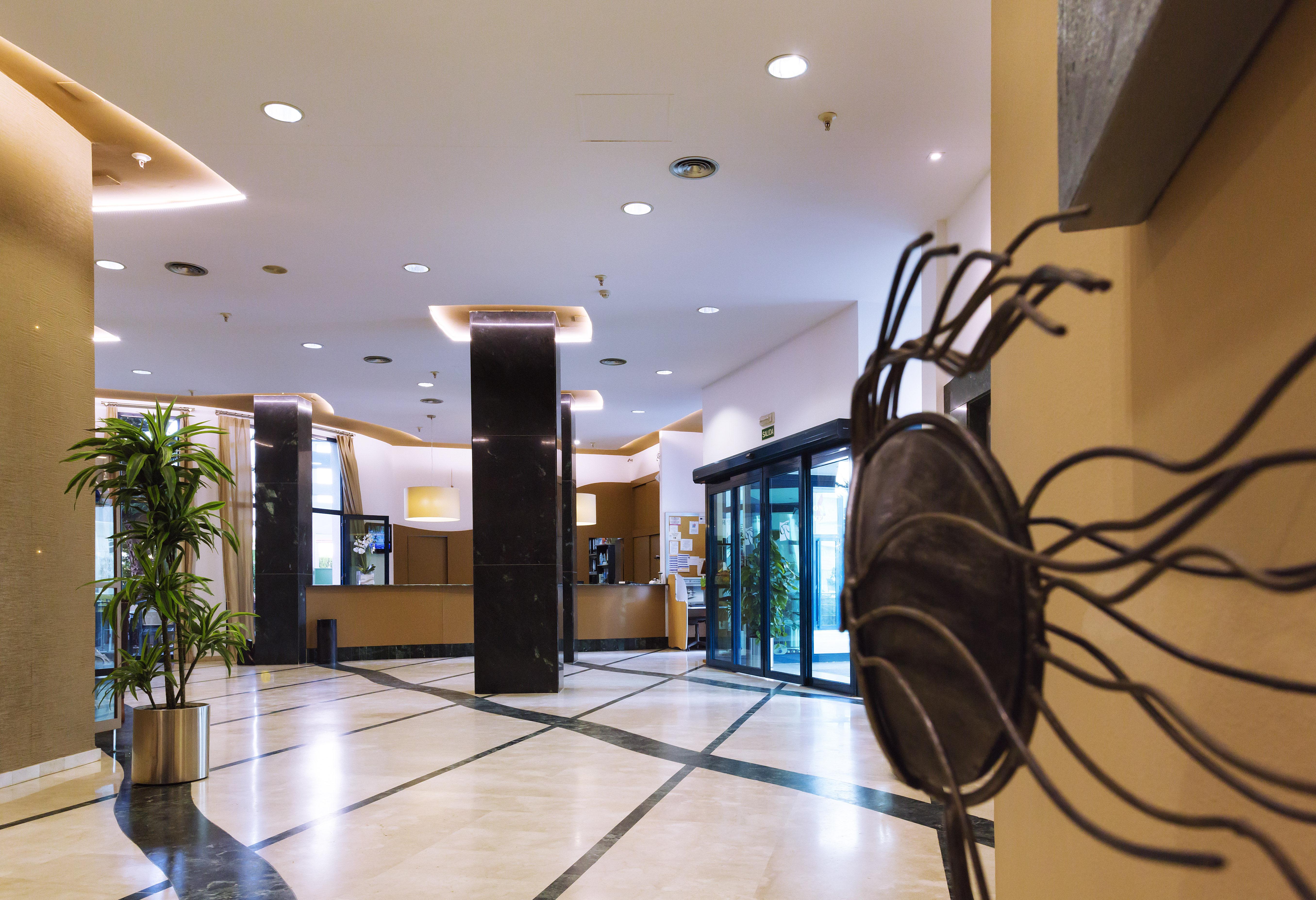 Hotel Rh Arena กันดิอา ภายนอก รูปภาพ