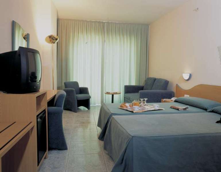Hotel Rh Arena กันดิอา ภายนอก รูปภาพ